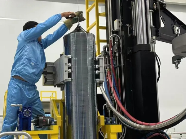 实力破圈！奥特维松瓷半导体级磁拉单晶炉获海外战略客户高度认可